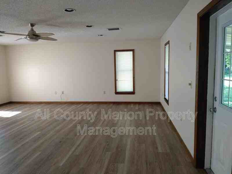 2190 Ne 54th St - Photo 5 of 9