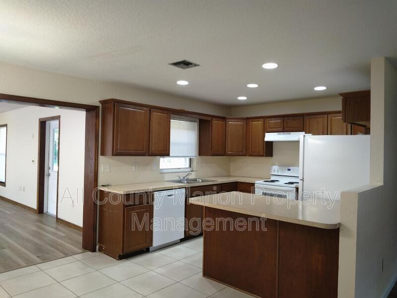 2190 Ne 54th St - Photo 7 of 9