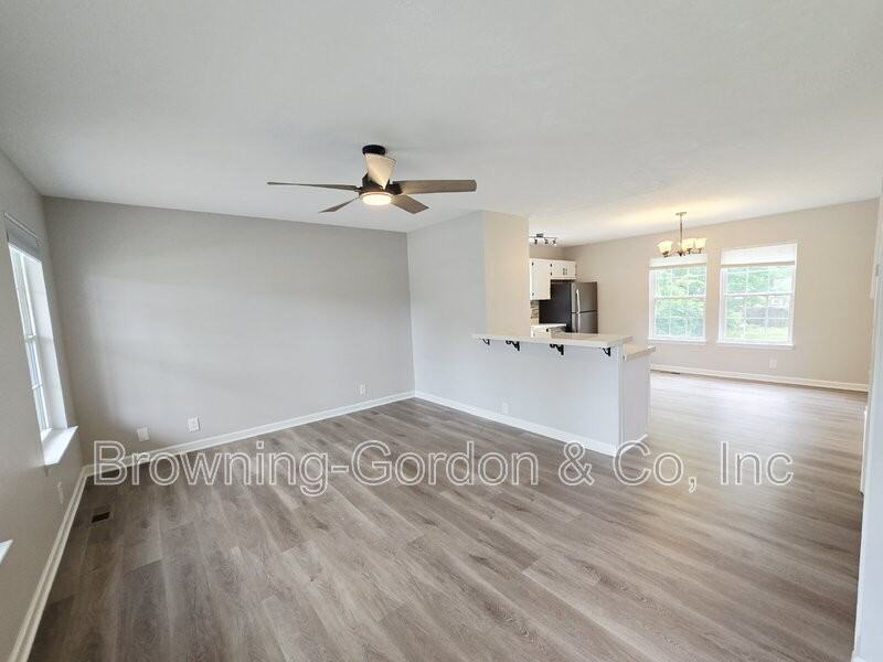 1727 14th Ave N - Photo 3 of 13