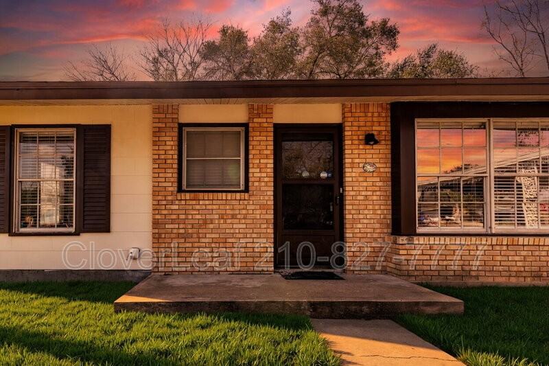1006 Sumner Dr - Photo 4 of 33