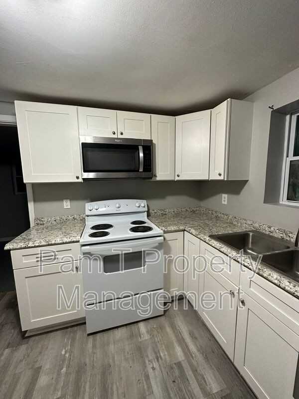 1921 Cowan Ave - Photo 4 of 15