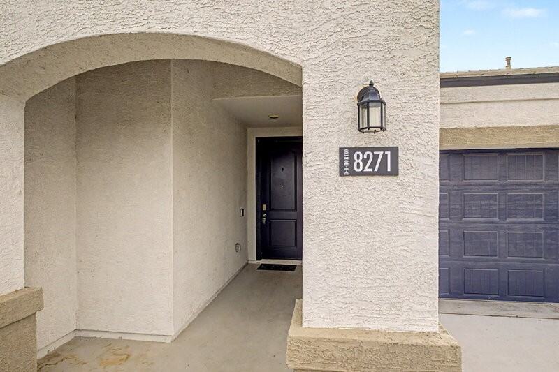 8271 W Ebbets Ct - Photo 2 of 36