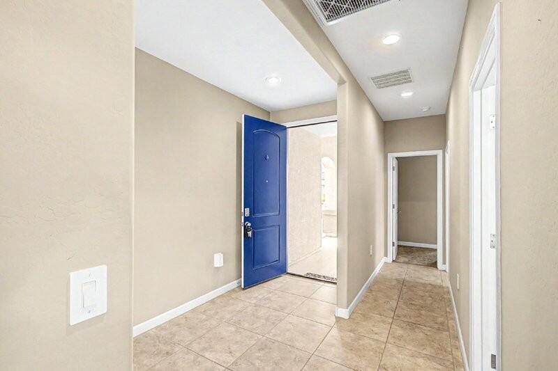 8271 W Ebbets Ct - Photo 4 of 36