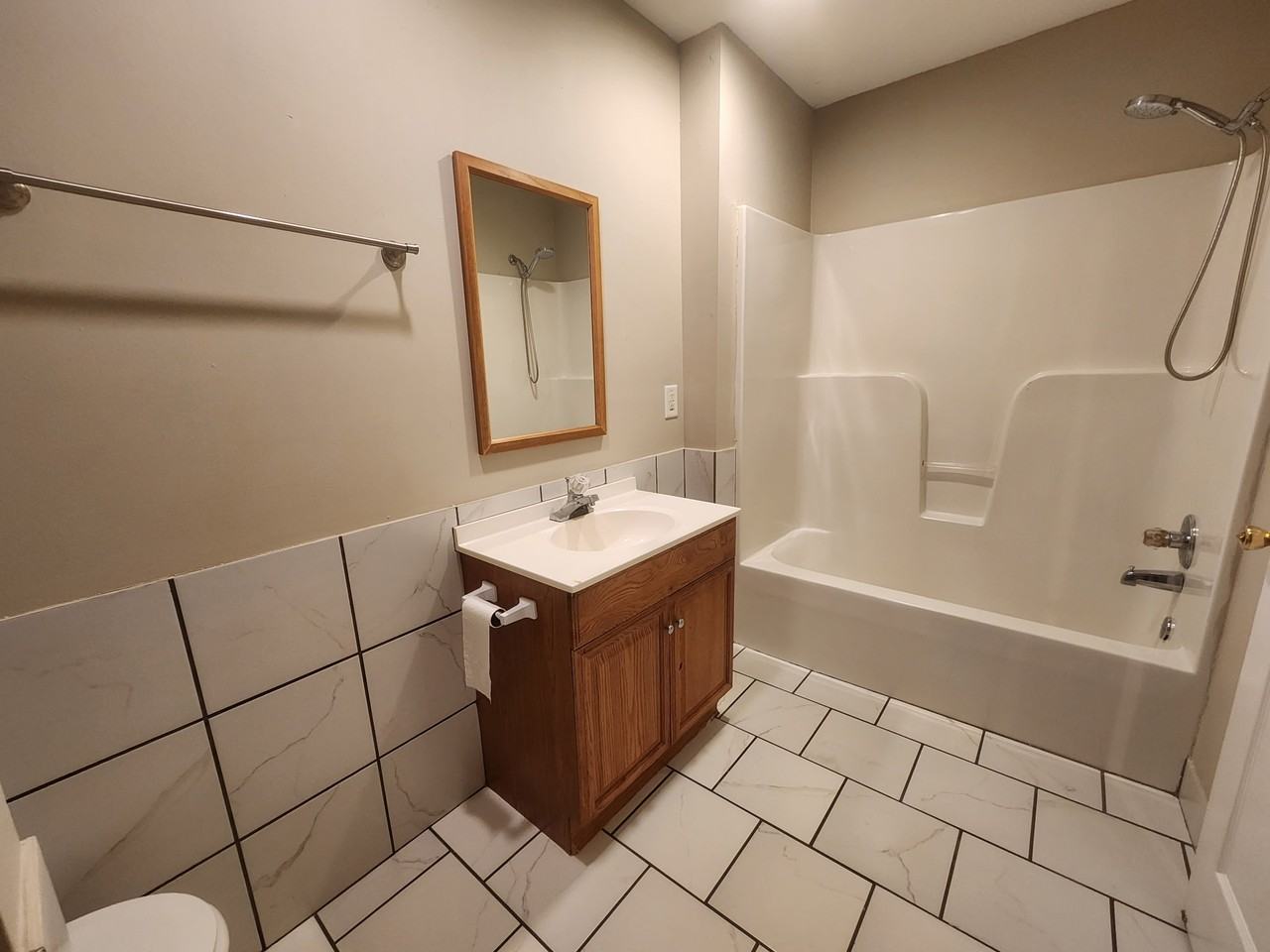 907 Coldwater Rd #A - Photo 4 of 7