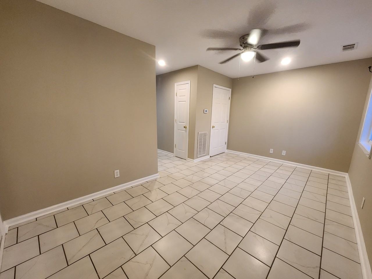 907 Coldwater Rd #A - Photo 5 of 7