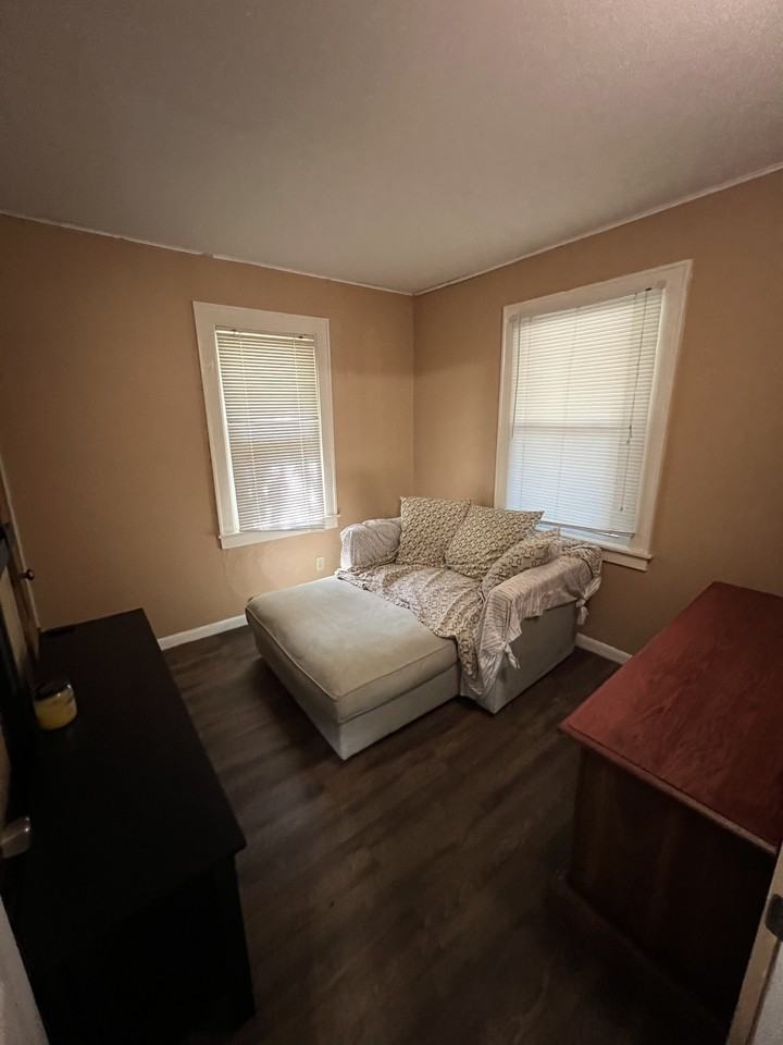 1223 Bensch St #1 - Photo 7 of 19