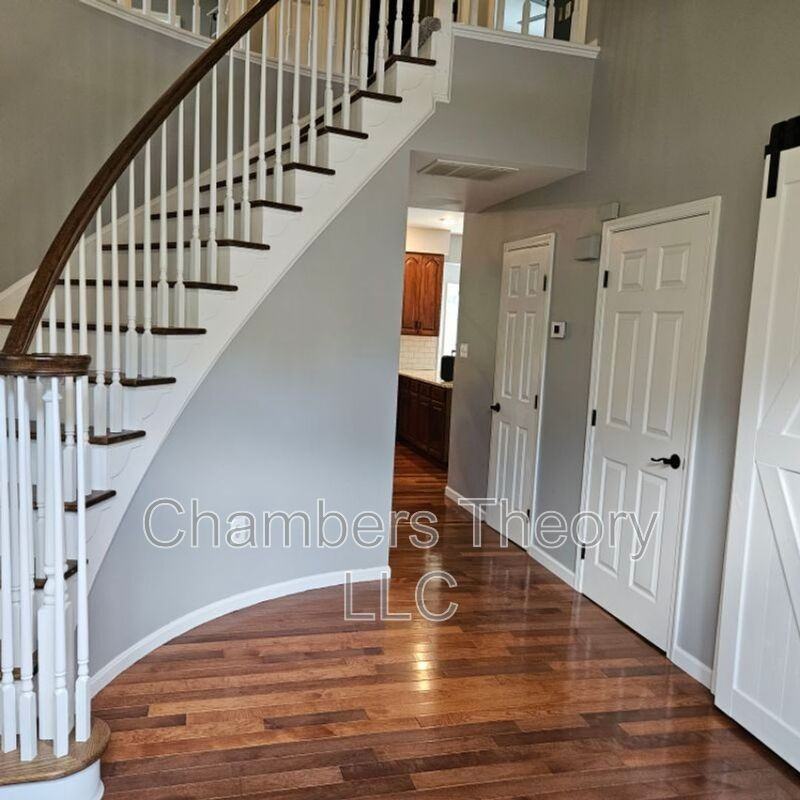 8315 Argent Cir - Photo 3 of 23
