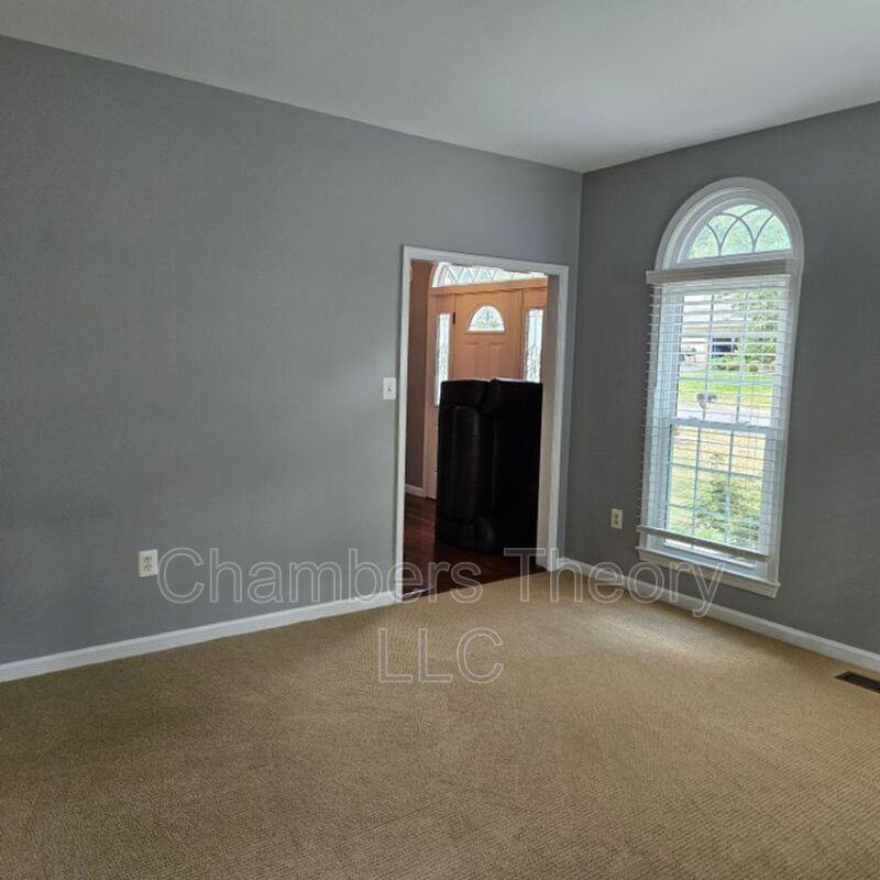 8315 Argent Cir - Photo 4 of 23