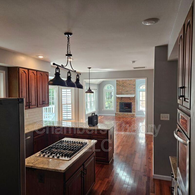 8315 Argent Cir - Photo 7 of 23