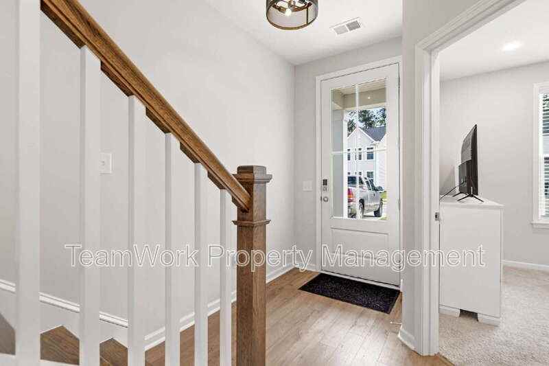 506 Green Fern Dr - Photo 4 of 32