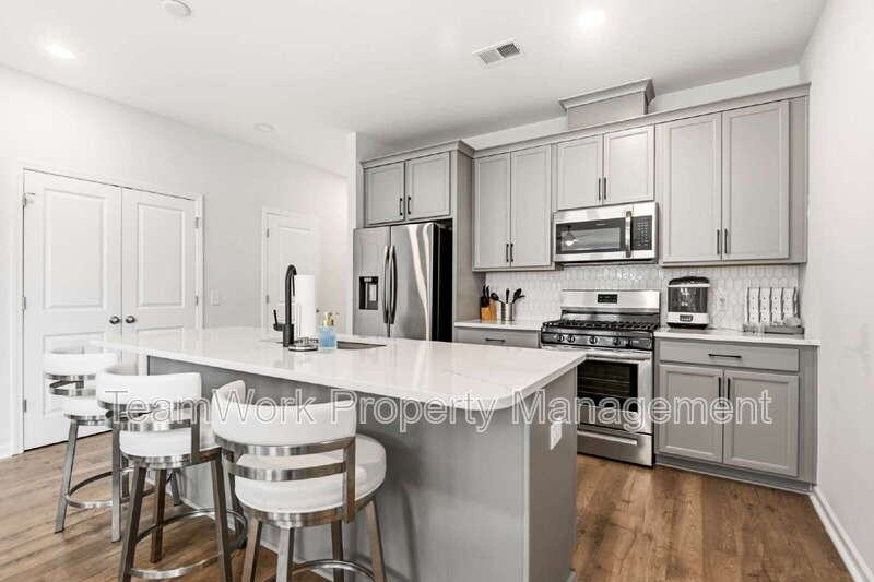506 Green Fern Dr - Photo 7 of 32