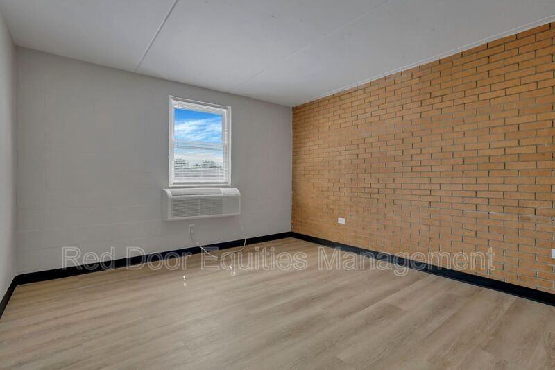 425 Mount Vernon Rd #114 - Photo 3 of 30
