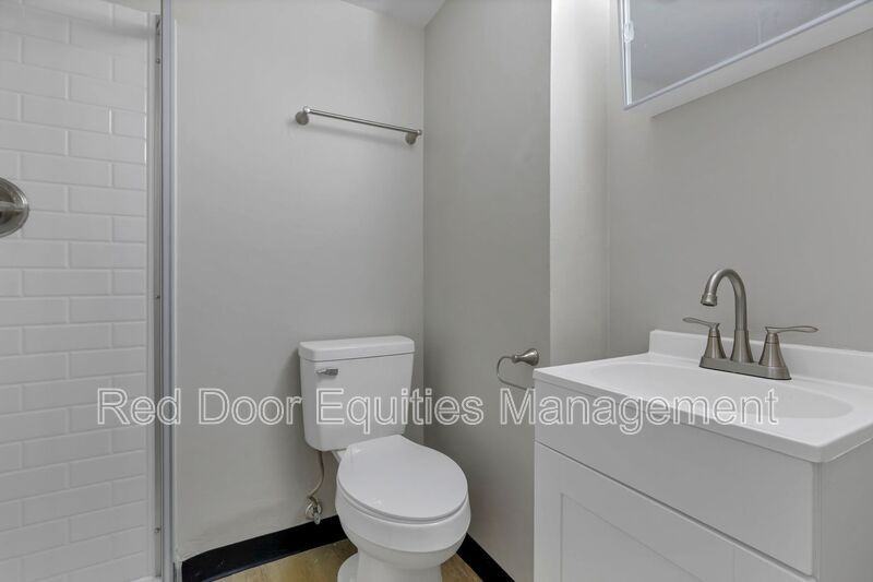 425 Mount Vernon Rd #114 - Photo 7 of 30