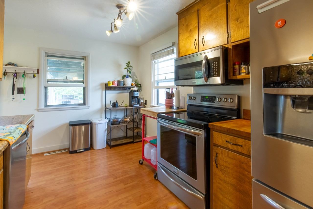 1627 38th St #1 - Photo 5 of 28