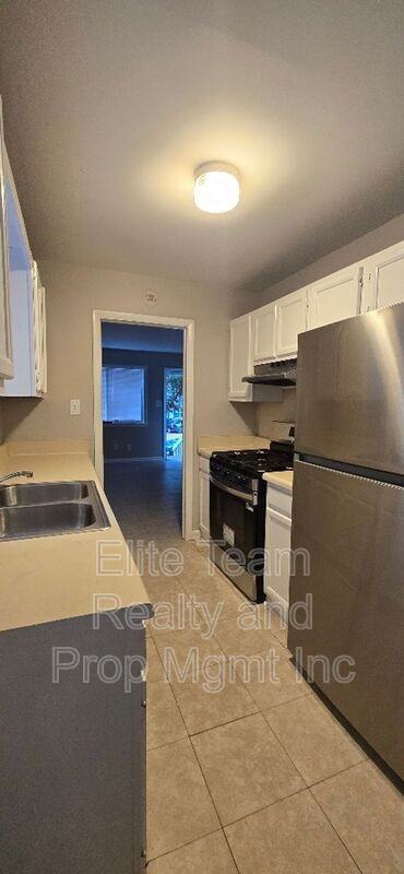 1803 Darbrook Dr - Photo 2 of 16