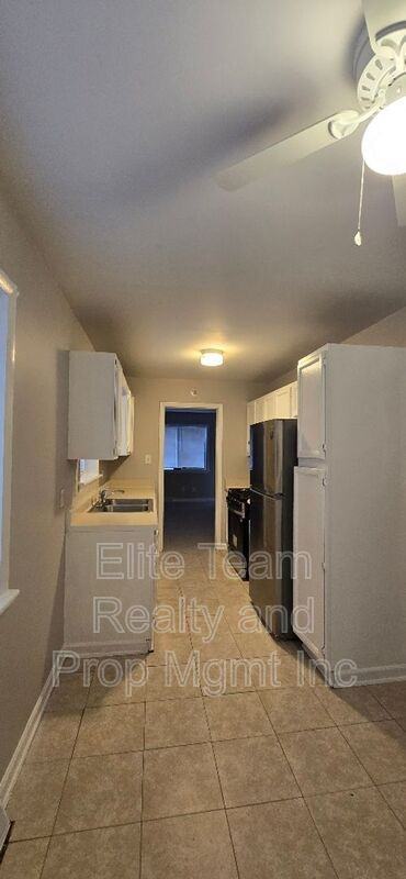 1803 Darbrook Dr - Photo 4 of 16