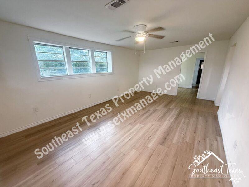 908 Stilwell Blvd - Photo 2 of 14