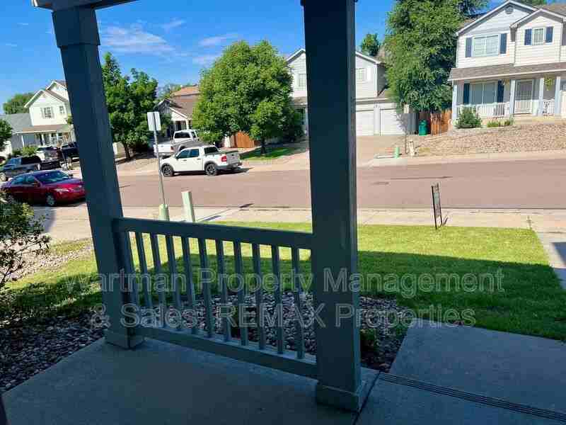 213 Audubon Dr - Photo 3 of 37