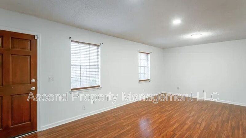 5822 Moody Sawyer Rd #B - Photo 5 of 22