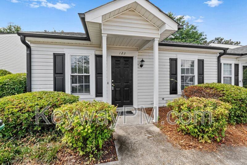 123 Christopher Downs Ct