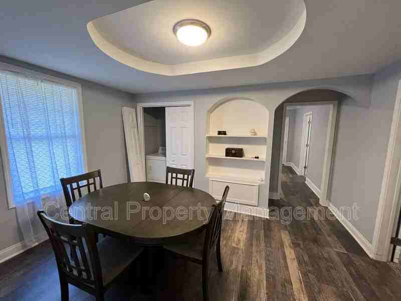 221 Church St - Photo 6 of 18