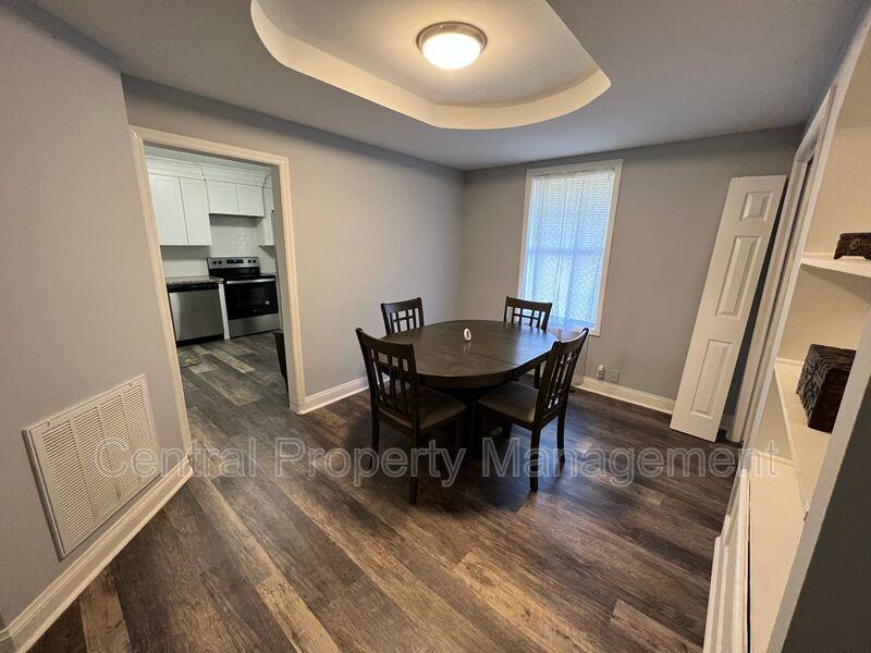 221 Church St - Photo 7 of 18