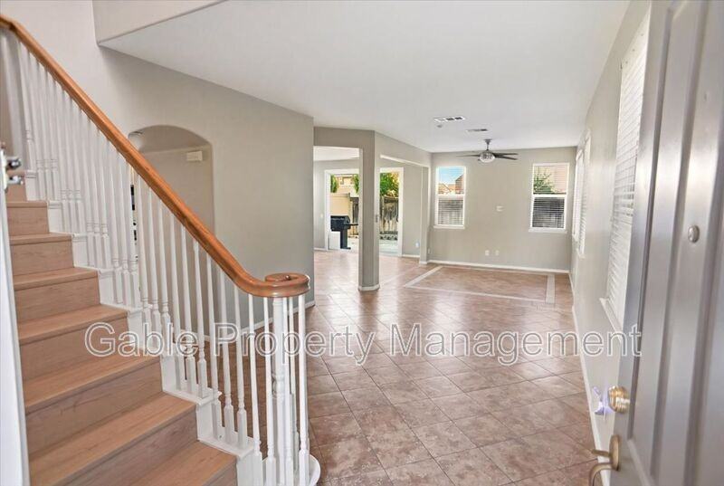 30319 Cedar Oak Ln - Photo 2 of 21