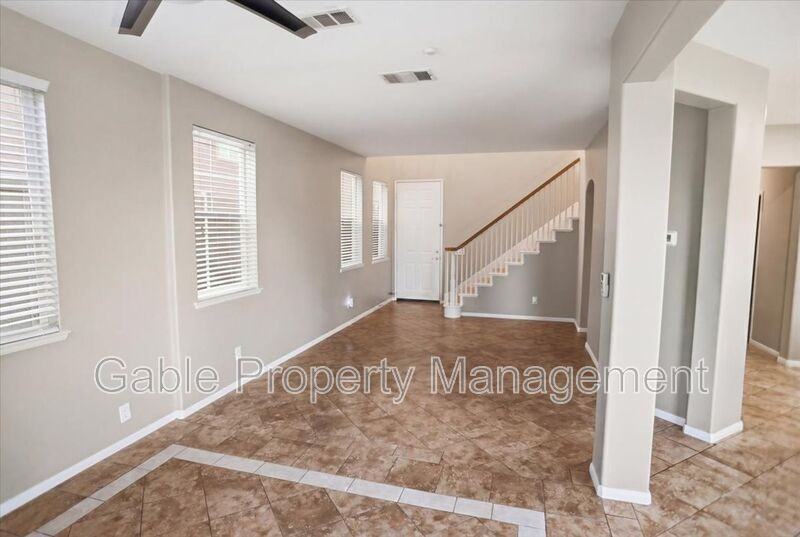 30319 Cedar Oak Ln - Photo 3 of 21