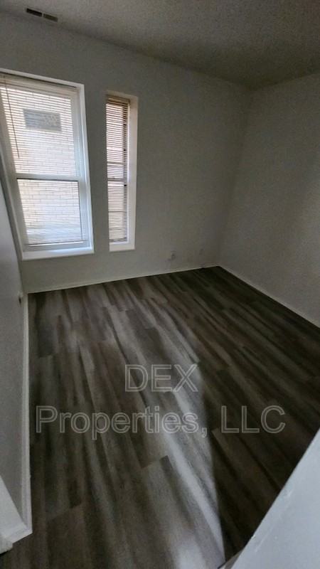 1320 Academy Ave - Photo 2 of 7