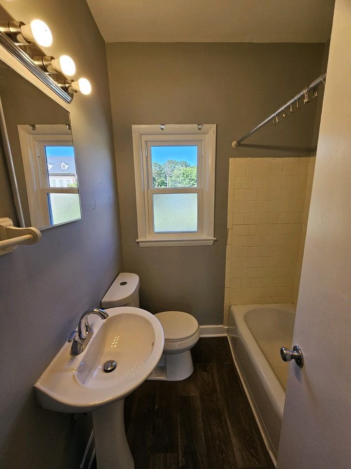 800 Chestnut St #1 - Photo 7 of 8