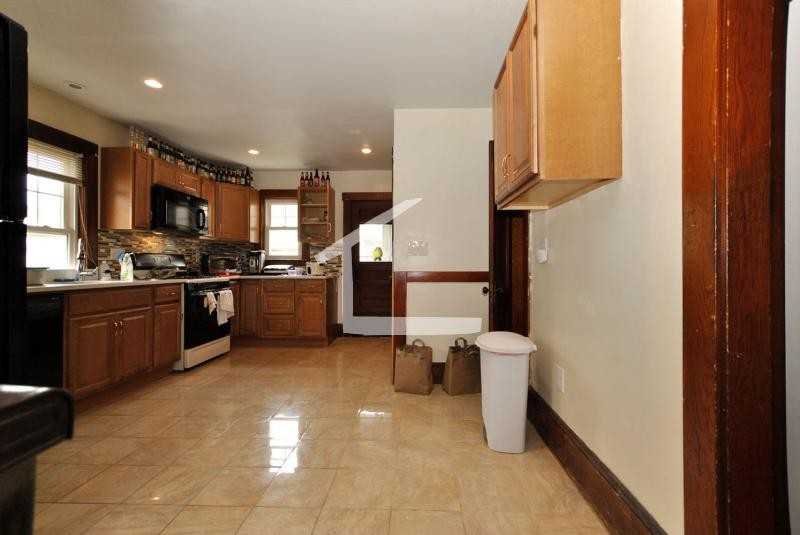 20 Lyne Rd #2 - Photo 4 of 13