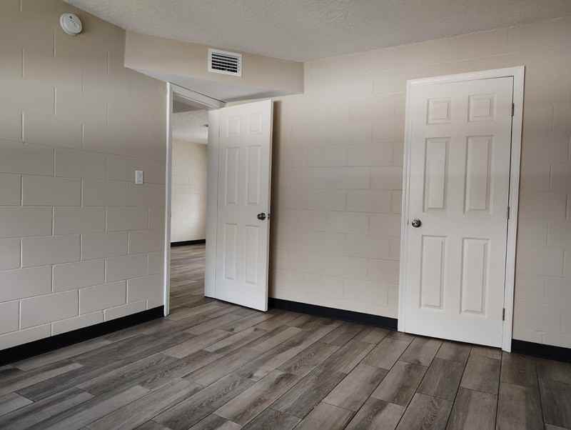 2000 W Jackson St #6 - Photo 5 of 9