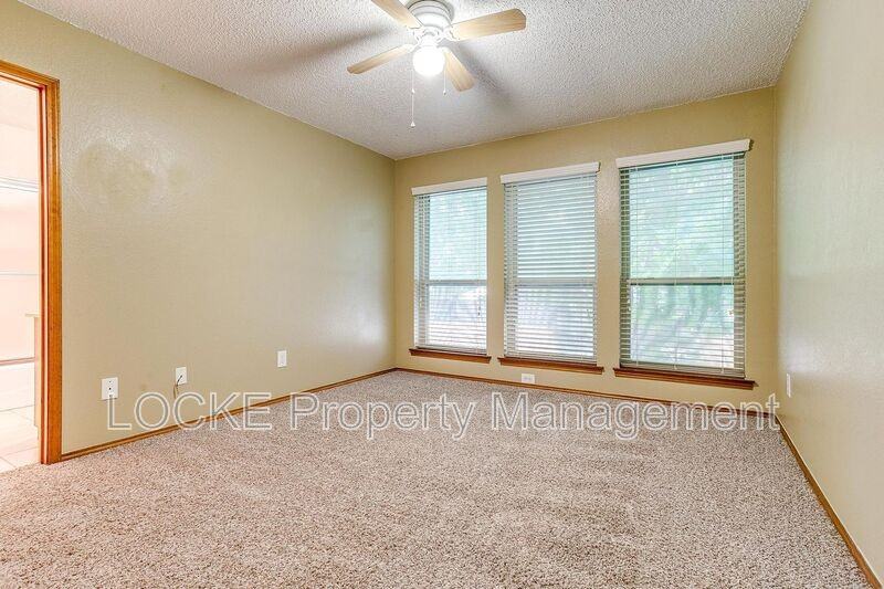 6428 Lago Vista Dr - Photo 7 of 14