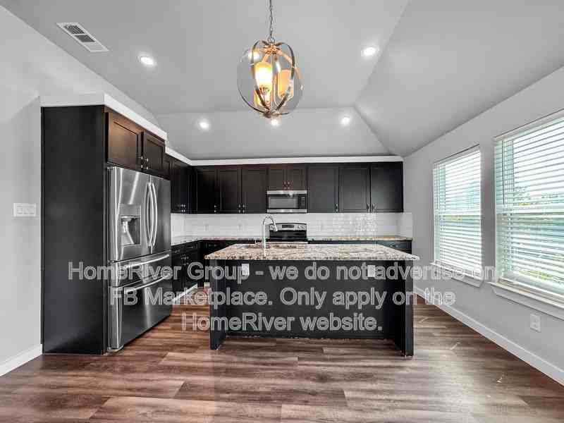 2842 Pall Mall Ave - Photo 6 of 20