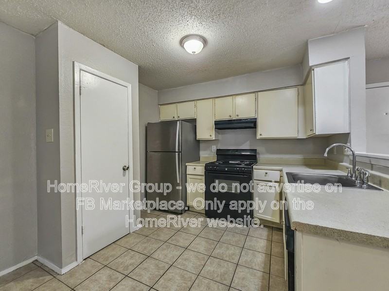 9900 Roxanna Dr #B - Photo 7 of 19