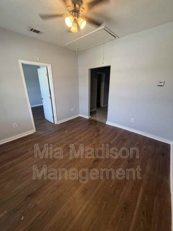 1415 Richards St - Photo 2 of 8
