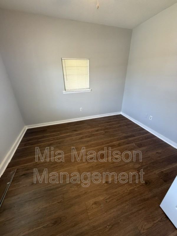 1415 Richards St - Photo 3 of 8