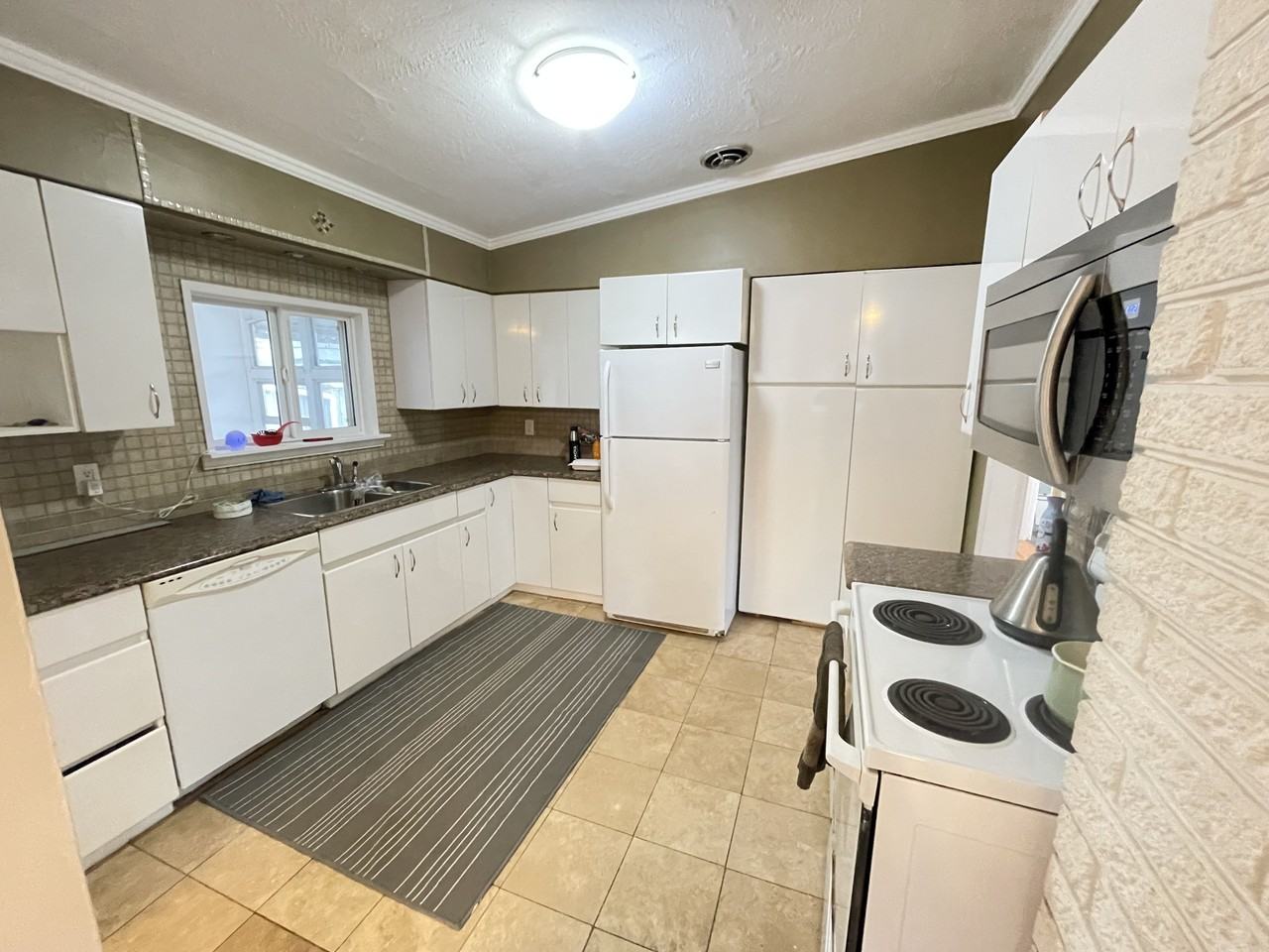 11888 221 Street - Photo 13