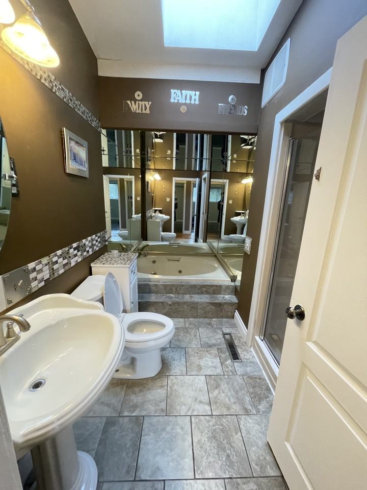 11888 221 Street - Photo 16