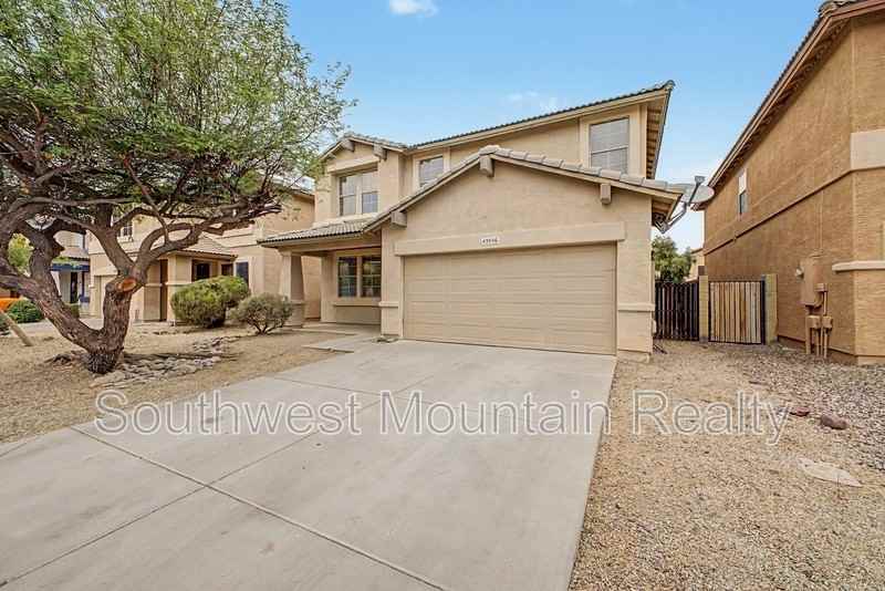 45556 W Tucker Rd - Photo 3 of 37