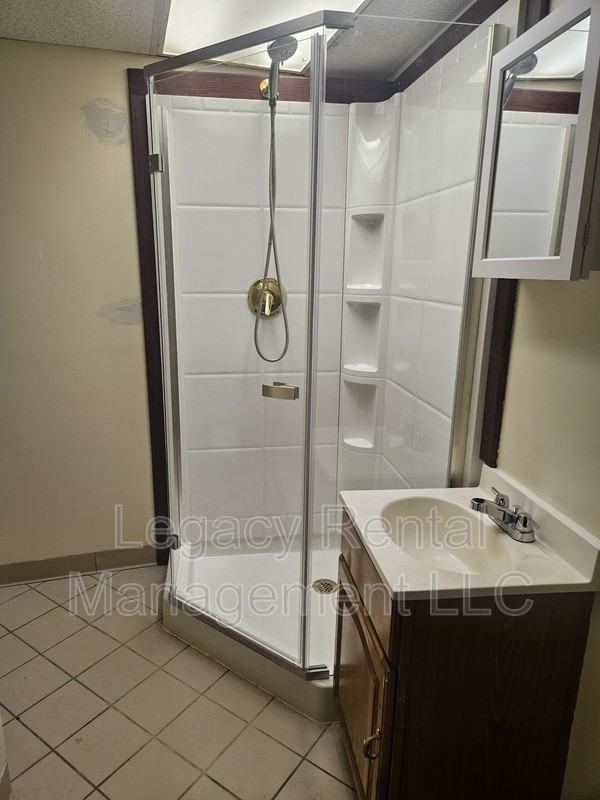 535 W Shawnee Ave 1st Fl - Photo 5 of 8