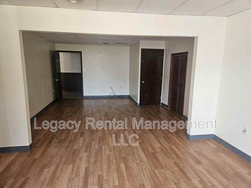 535 W Shawnee Ave 1st Fl - Photo 6 of 8