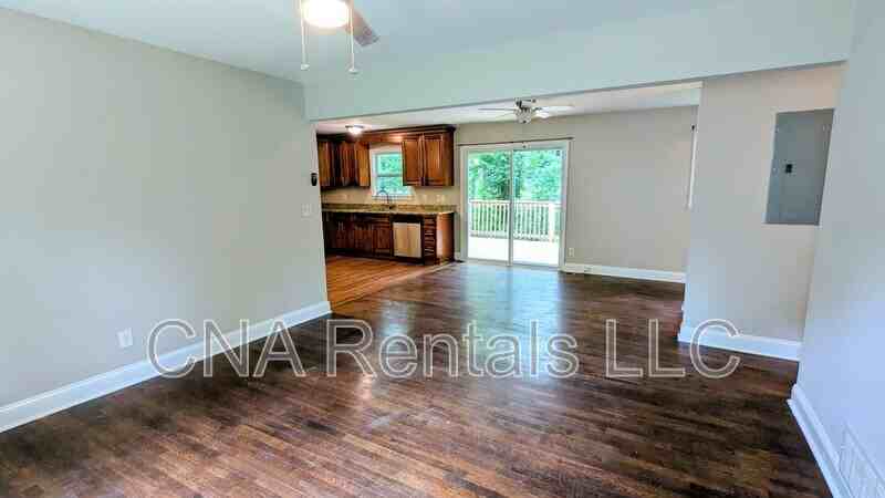 631 Blackhawk Cir Se - Photo 3 of 33