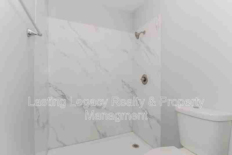 2325 15th St Ne - Photo 5 of 10