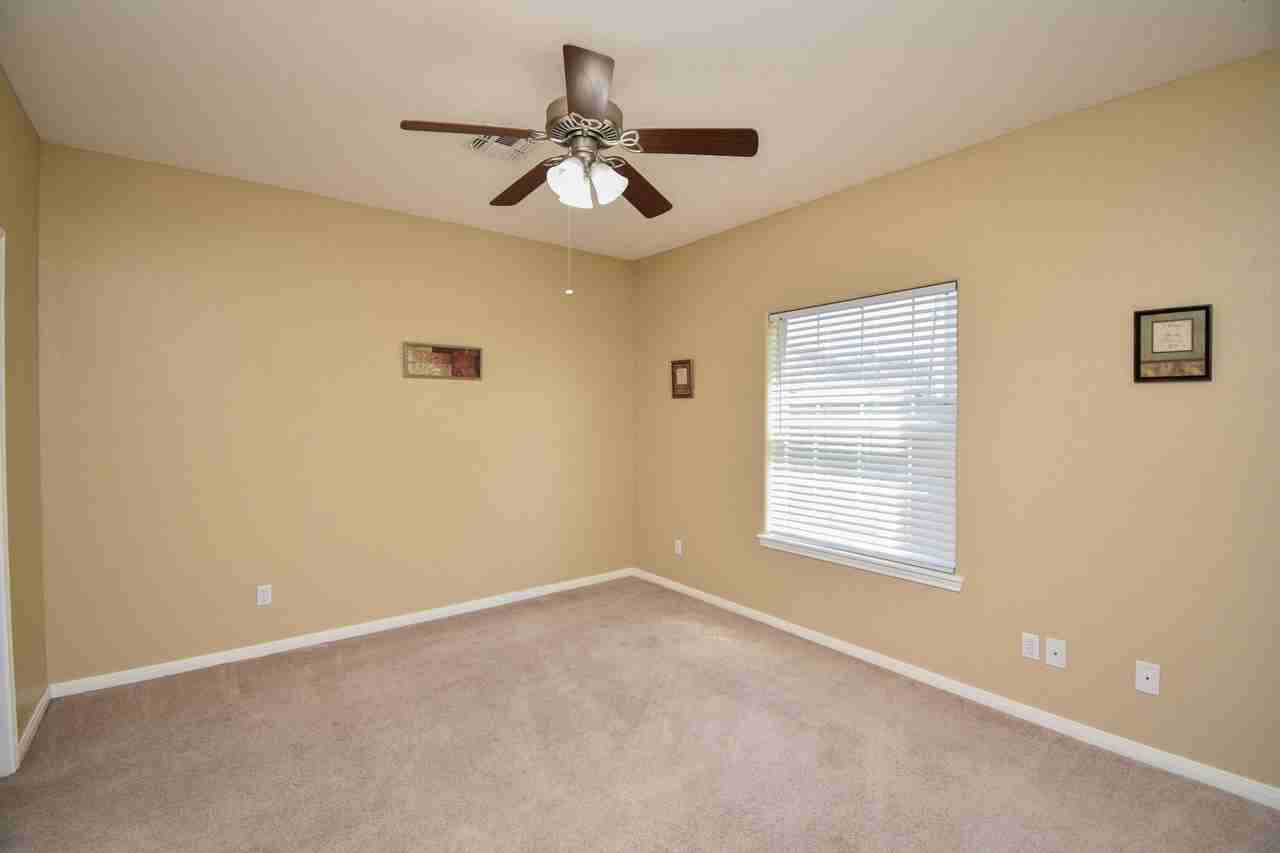130 Sherwood DrApt B #B - Photo 4 of 6