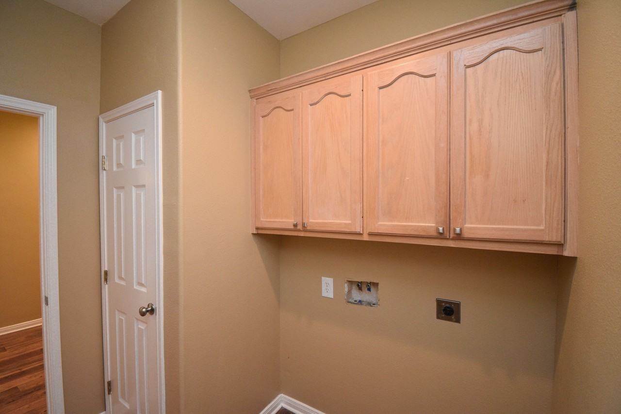 130 Sherwood DrApt B #B - Photo 6 of 6