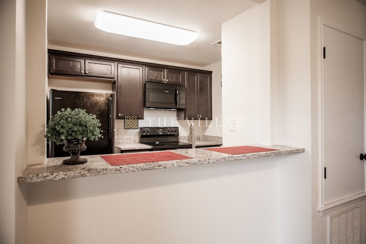 111 Costa Del Oro St - Photo 3 of 20