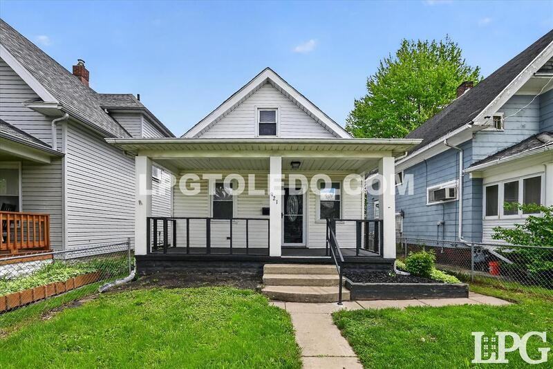 921 Berry St - Photo 3 of 36