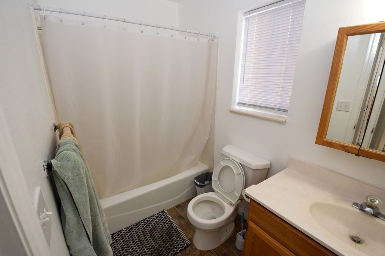 686 1/2 Darwin Avenue - Photo 7 of 18
