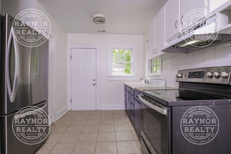 206 Layton St - Photo 3 of 16